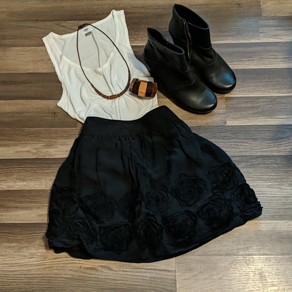 Stoosh black silk mini with rosette detail Sz M - Picture 1 of 4